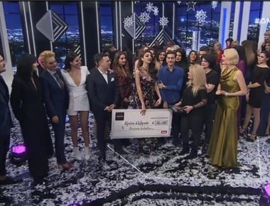 GNTM: Δείτε ποιος γιος πασίγνωστου ηθοποιού πήρε μέρος στη φωτογράφιση του τελικού (φωτο)